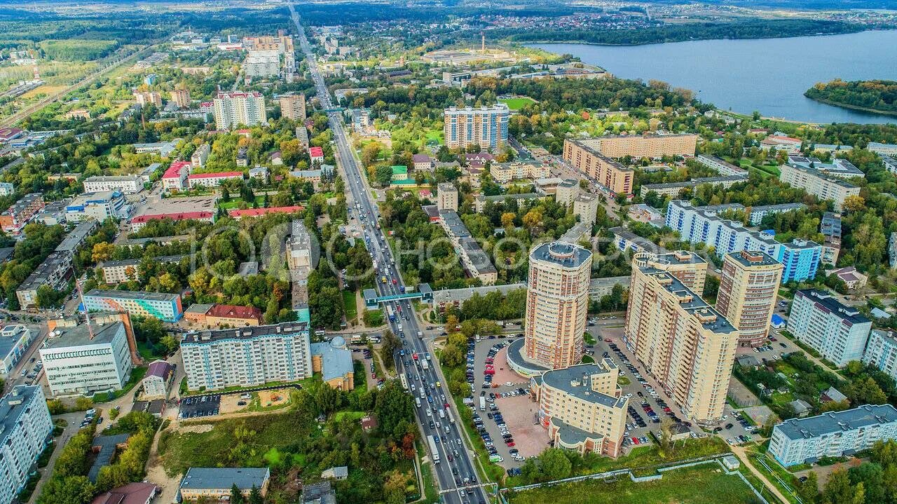 Парк сенеж в солнечногорске. Солнечногорск вечером. Ночной солнечногорск. Солнечногорск московская область. Солнечногорск вечером.