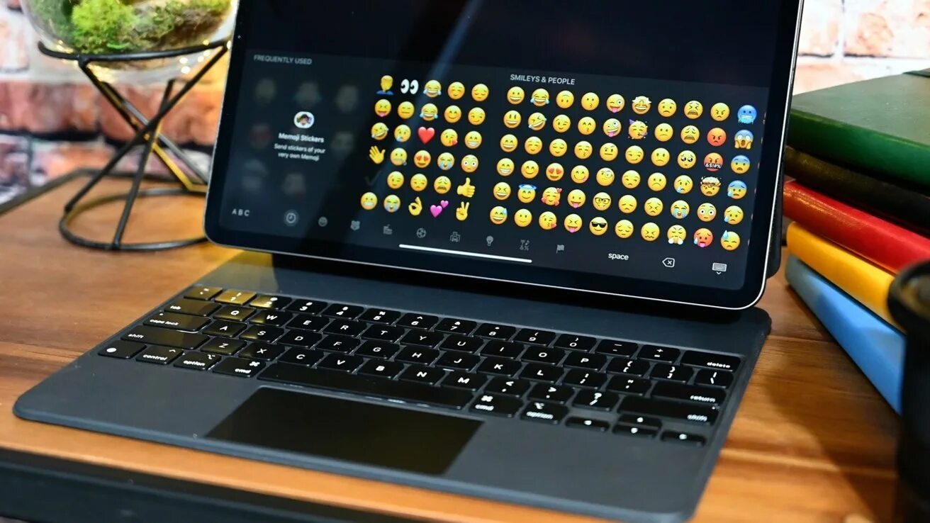 Клавиатура magic keyboard для ipad черный. Apple magic keyboard ipad pro 12.9. apple magic keyboard 2025. ipad pro 2025 magic keyboard. ipad pro 2025 с клавиатурой.