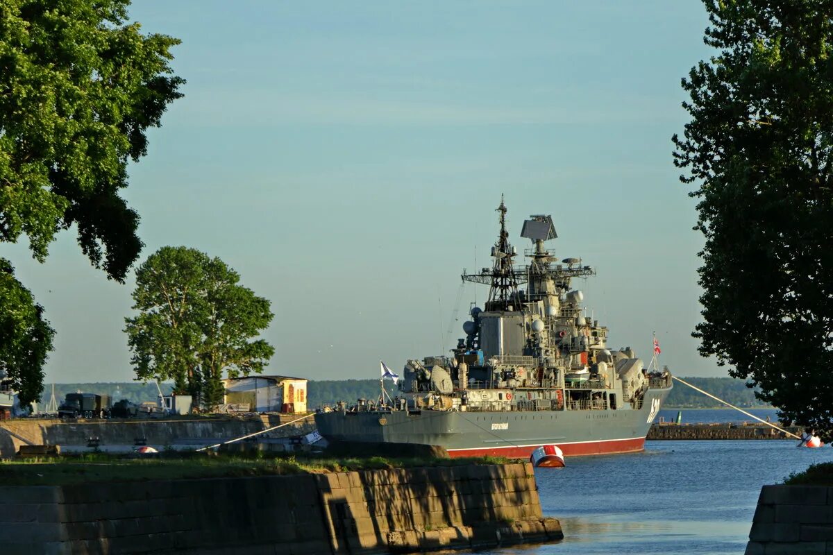 Кронштадт корабль беспокойный беспокойный. Кронштадт корабль музей. Кронштадт корабль музей. Корабль музей в кронштадте. Беспокойный корабль кронштадт.