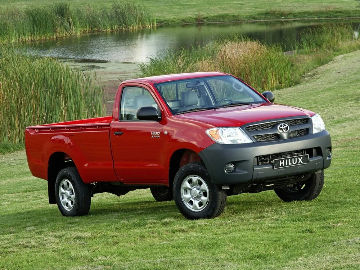 Двухместный пикап. Toyota Hilux Pickup 2005. Toyota Hilux Regular Cab. Тойота Хайлюкс 3 поколения. Тойота Хайлюкс 2005 Single Cab.