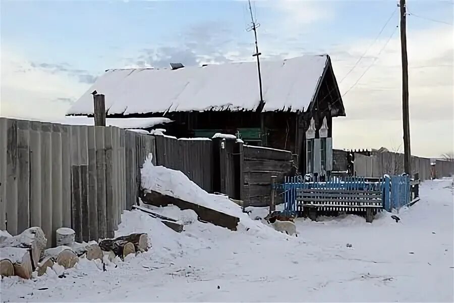 Зиминский район. Калевала деревня. Посёлок городского типа Калевала. Дом Калевала.