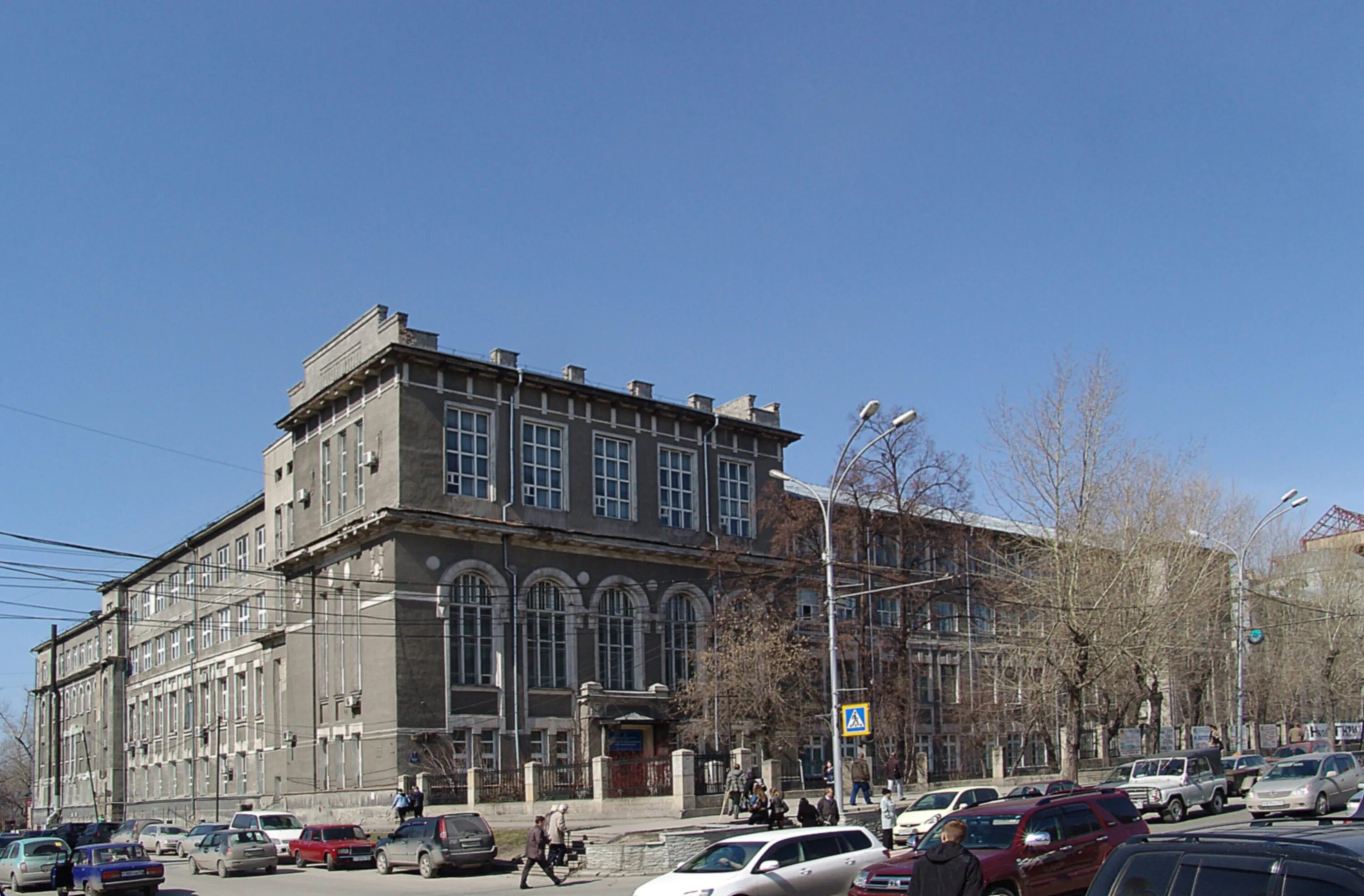 больница красный проспект 3.