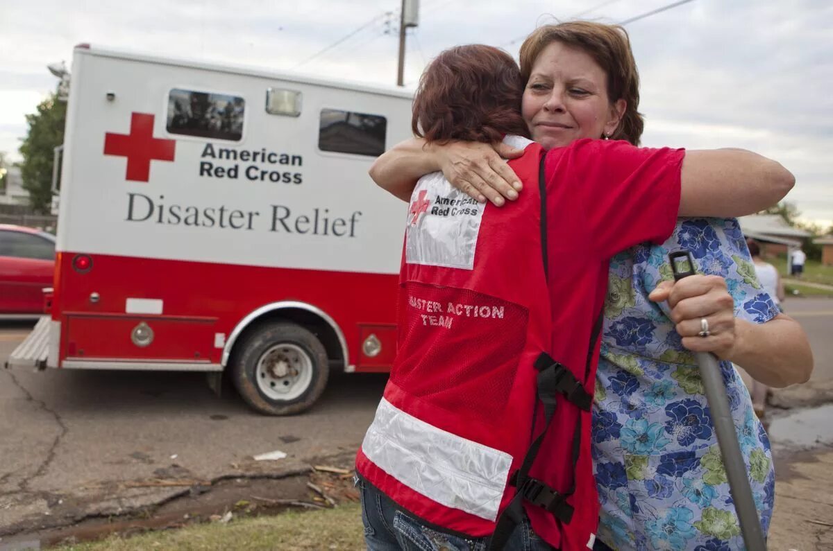 Красный крест помощь пострадавшим. Красный крест США. Красный крест организация. Международный комитет красного Креста. Красный крест помогает.
