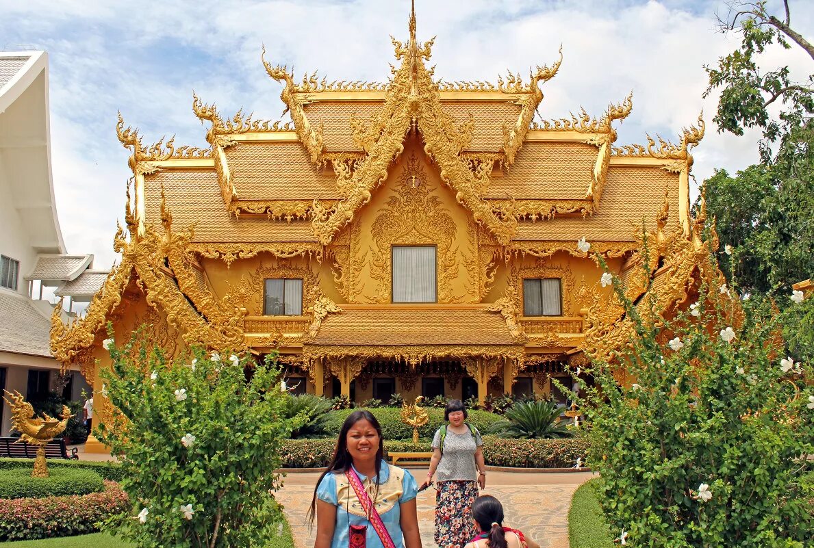 апартаменты дональда трампа в трамп тауэр. золотой дворец на рублевке. дворец на рублевке за 100 миллионов долларов. дворец потанина на рублевке. храм ват ронг кхун.