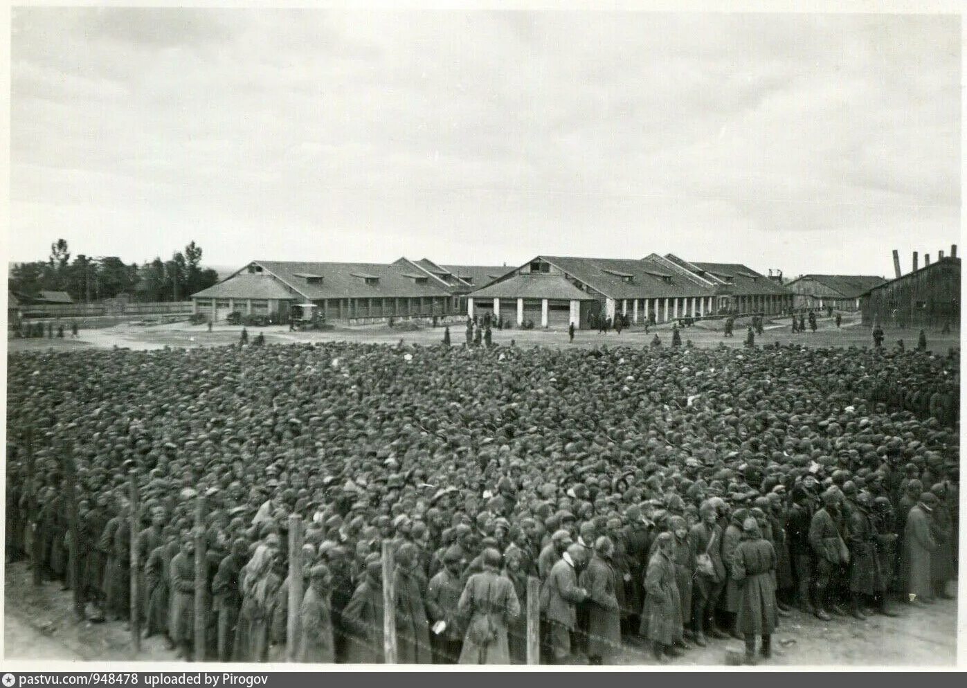 Концлагерь Дулаг 154 Гатчина. Лагерь военнопленных в Тюмени в 1943. Лагерь военнопленных красной армии Великой Отечественной войны 1941-1945. Дулаг 121 лагеря военнопленных. Сколько было лагерей для советских военнопленных