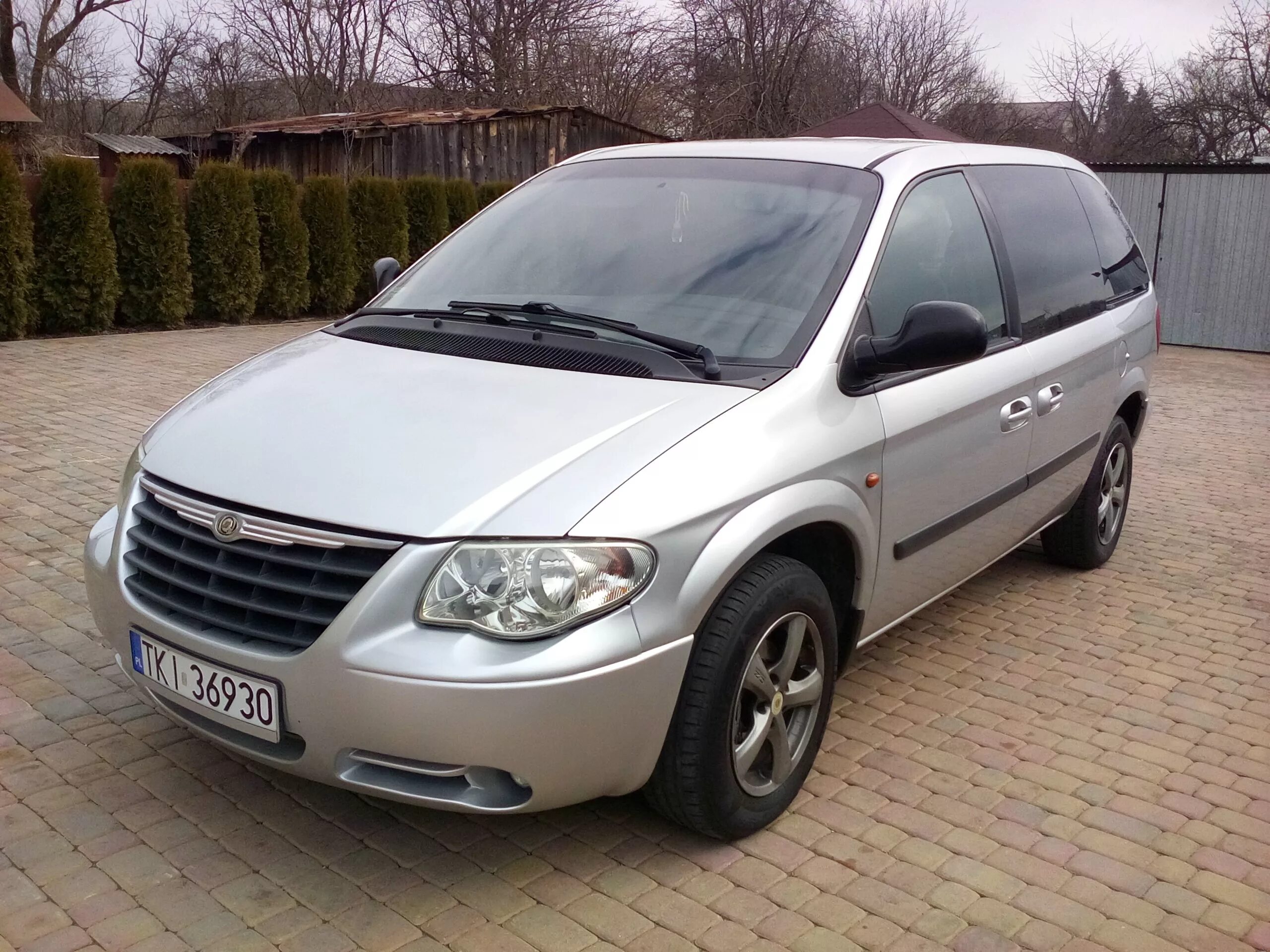 Крайслер Вояджер 2004. Крайслер Вояджер 2.5 дизель. Chrysler Voyager 2004 год. Chrysler Voyager 2004 зеленый.