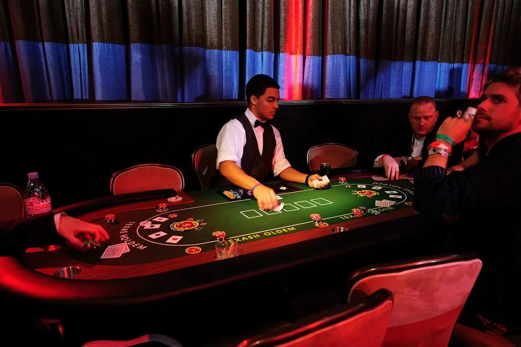 Daddy casino вход daddy casinos pw. Лас-Вегас казино блекджек. Стол казино. Зеленый стол казино. Столик в казино.