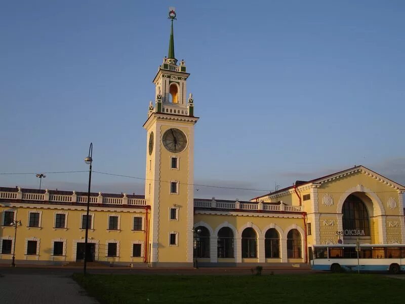 волхов (город). река волхов ленинградская область. ). площадь города волхов. волхов (город).