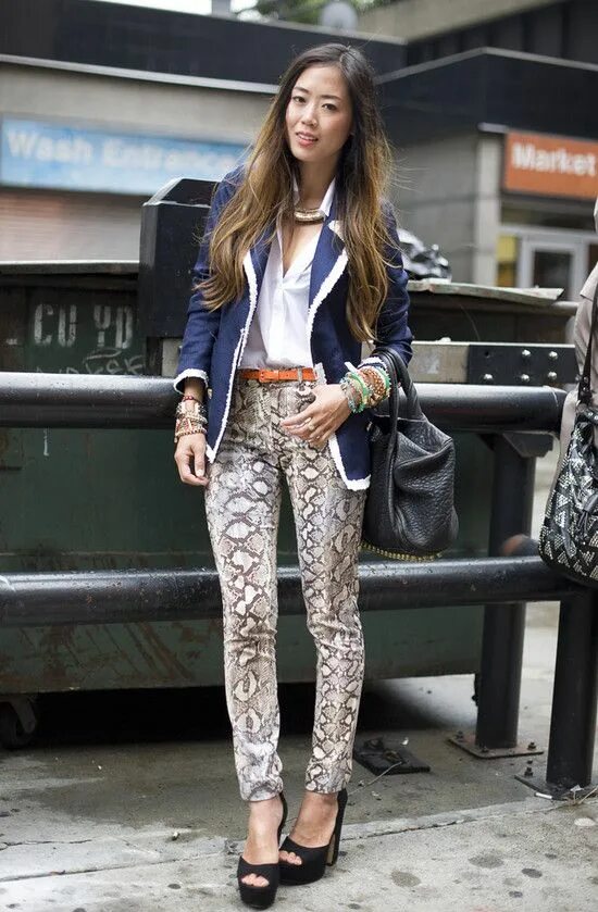 Брюки питона сочетания #Look Of The Day: Snake Print Pants Schlangen Print Одежда, Мода, Уличный стиль