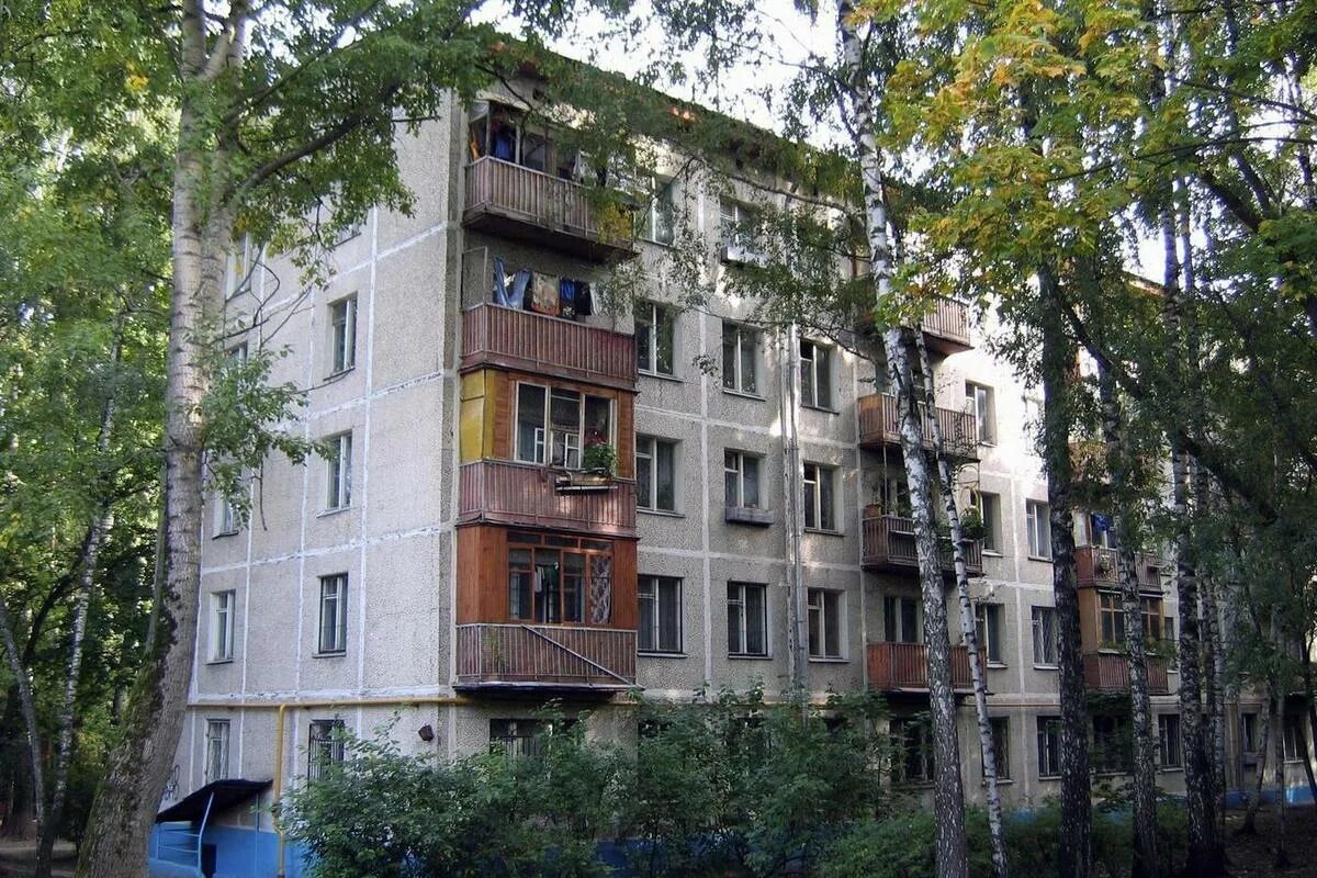 панельный дом 80-х годов. срок эксплуатации панельных домов 70-х.