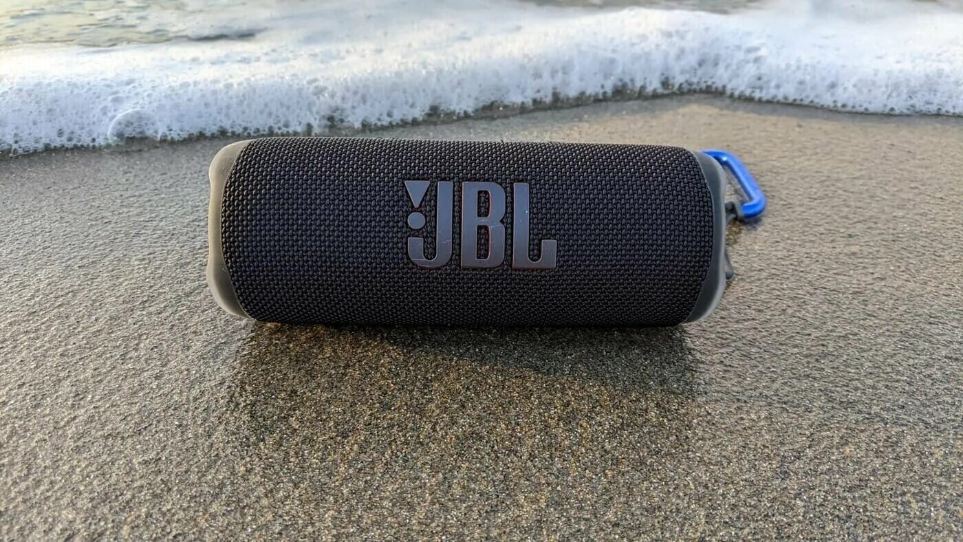 Flip 6 отзыв. JBL Flip 6 Black. Колонка JBL 6. Портативная акустика JBL Flip 6. JBL Flip 6 черная.