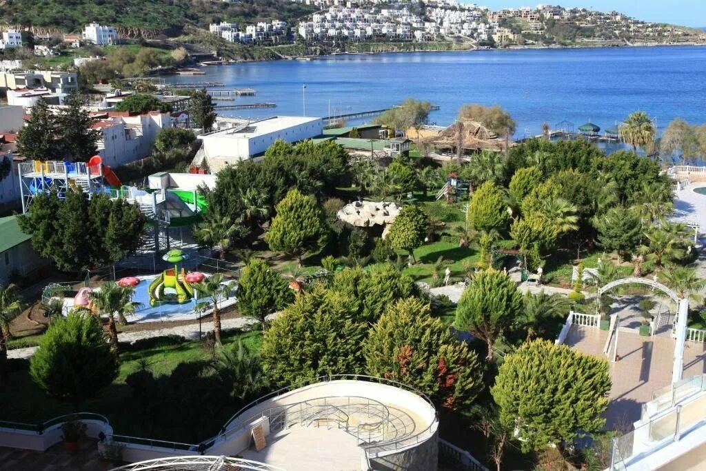 Golden age bodrum 4*. Golden age bodrum 4 отзывы. Тур в golden age, yalikavak 4*. Golden age bodrum hotel. Crystal hotel турция bodrum.