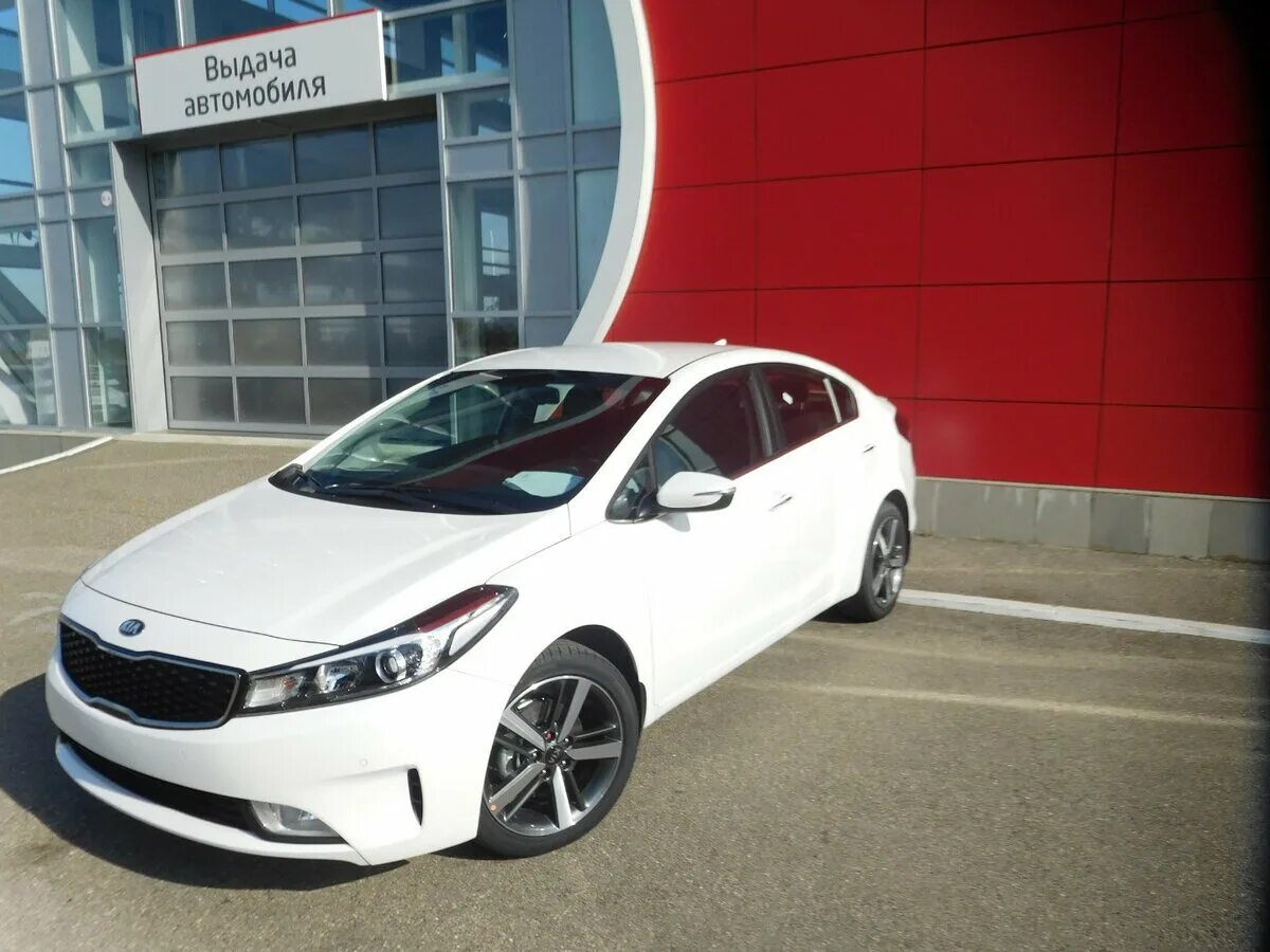 Купить б/у Kia Cerato IV 1.6 AT (128 л.с.) бензин автомат в Уфе: белый Киа Церат