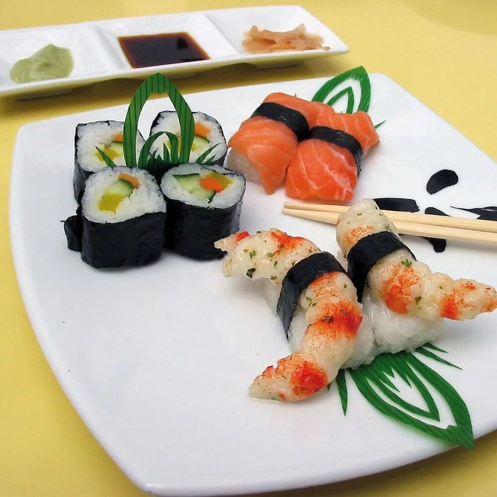 Ужин роллы. Ужин с роллами. Хорошего дня суши. Приглашение на суши. Ужин суши.