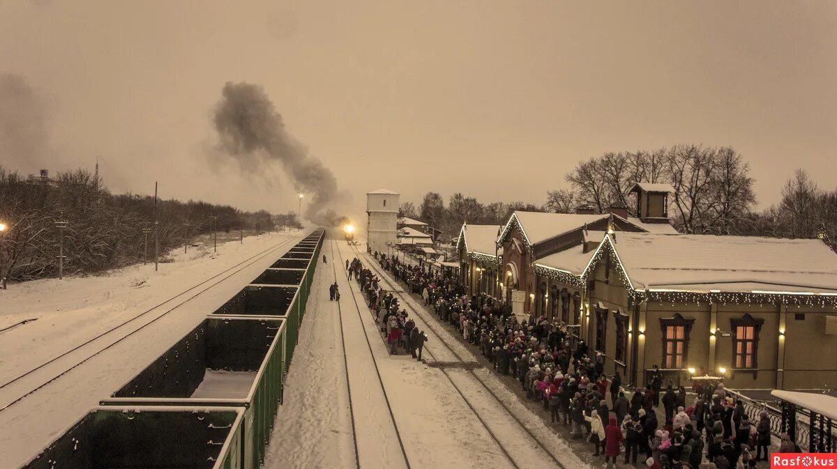 Канал ретро на завтра. Русское Рождество Шуя поезд. Ретро поезд в шую на Рождество. Шуя Рождество 2022 ретропоезд.