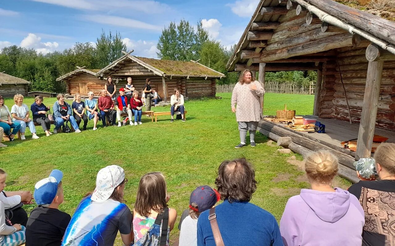 X village. Любытино музей Славянская деревня. Славянская деревня 10 века Новгородская область. Славянская деревня 10 века в Любытино. Славянская деревня x века.