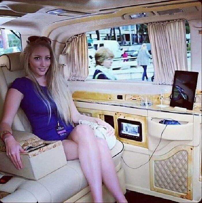 богатая девушка. обеспеченная женщина. как называются богатые девушки. красивые богатые девушки. дети богатых родителей.