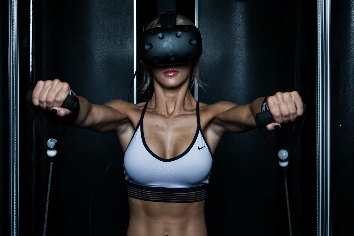 Vr фитнес. VR тренировки. Виртуальный фитнес. Виртуальная реальность фитнес. Виртуальная реальность в спорте.