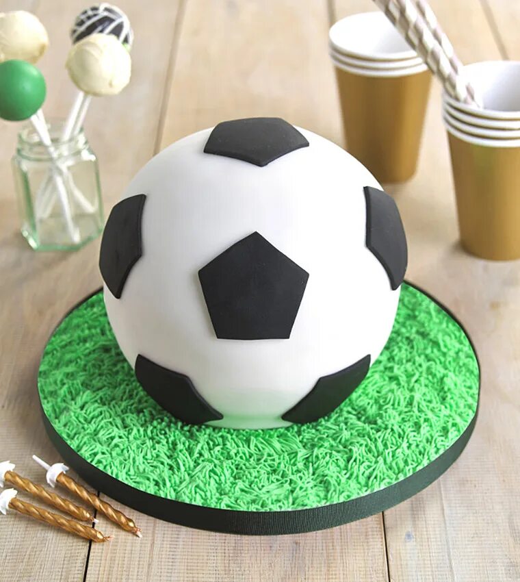 Торт в форме мяча. Торт футбольный мяч для мальчика. Торт в стиле футбол для мальчика. Торт в виде футбольного мяча. День рождения футбола год