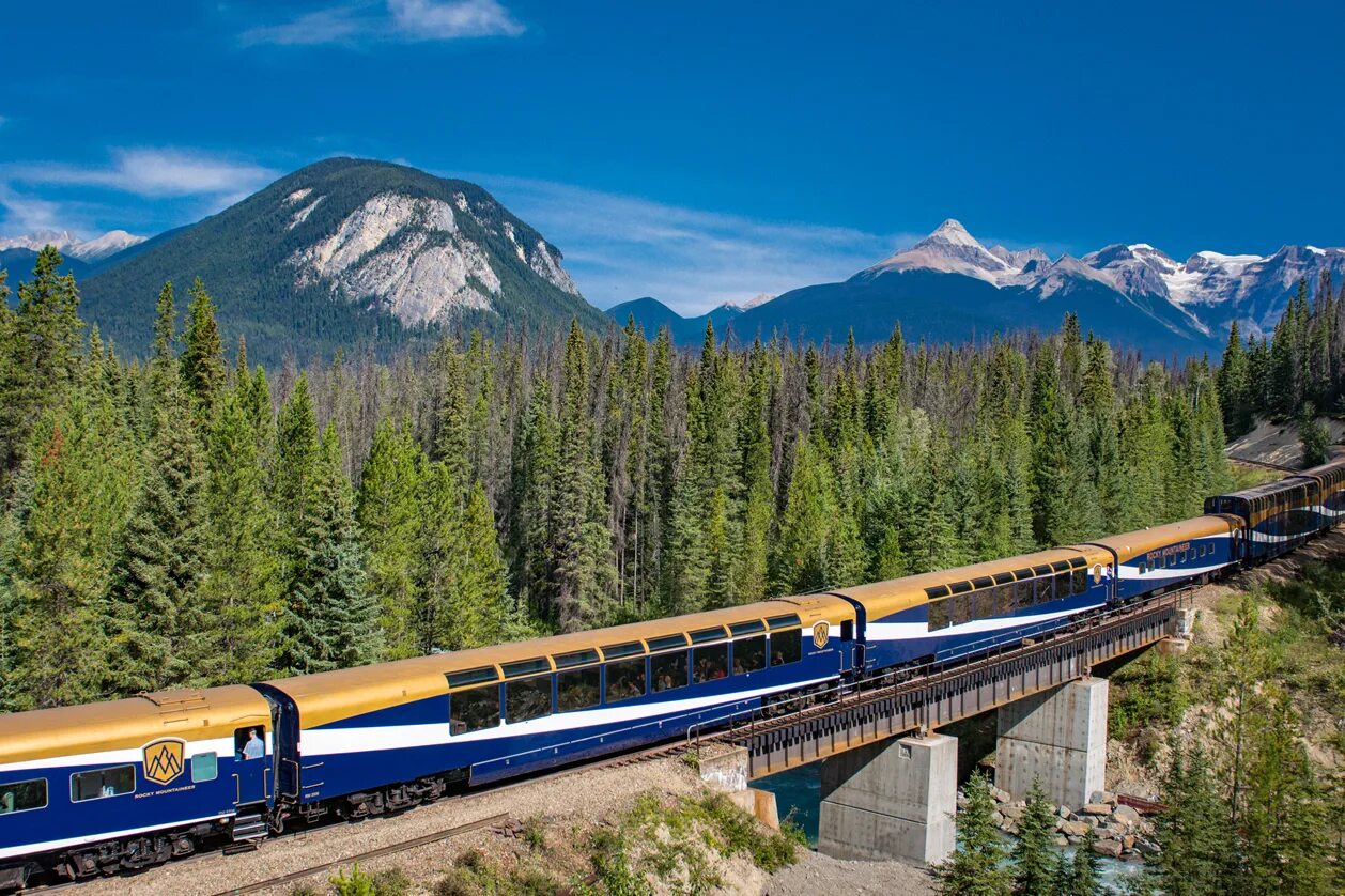 Железнодорожные туры по россии. Rocky Mountaineer поезд. Rocky Mountaineer (Канада). Транссибирская магистраль. Трансебибирская Магистр.