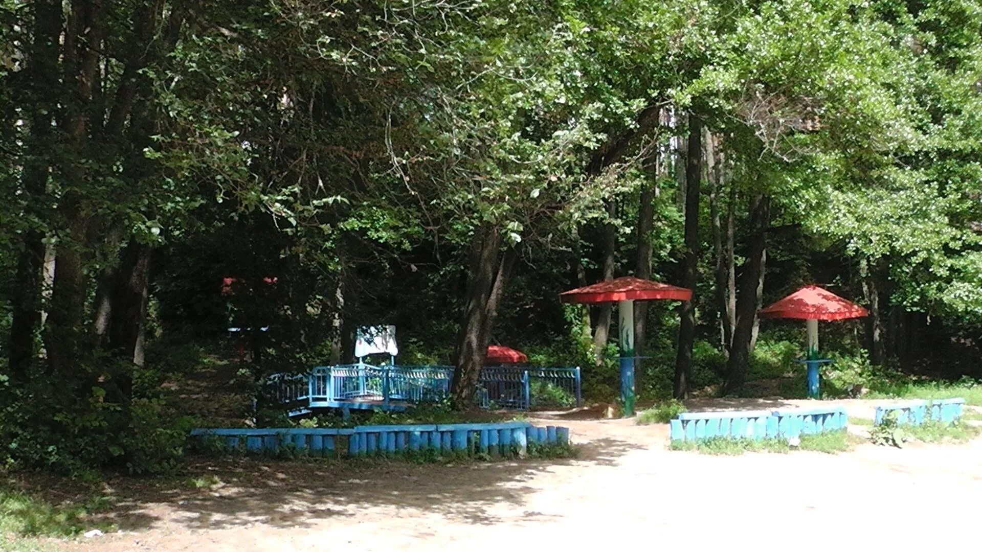 вода в роднике ясенево. зуево родники. святой источник ахтырской иконы божией матери. зуево родники. родник в одинцовском районе.