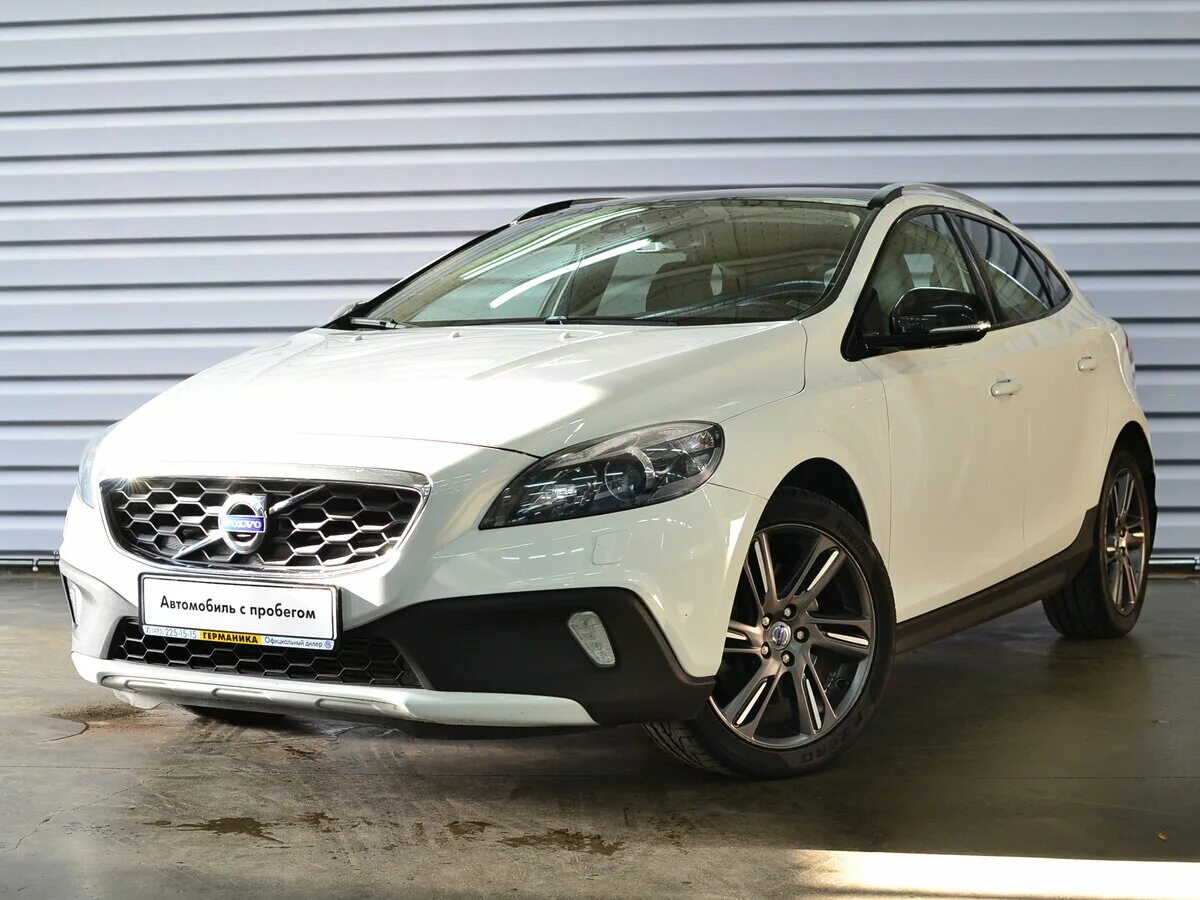 Вольво v40 Cross Country. Volvo v40 Cross Country белая. Вольво в 40 кросс. Вольво v40 Cross Country 2013. Купить вольво у официального дилера