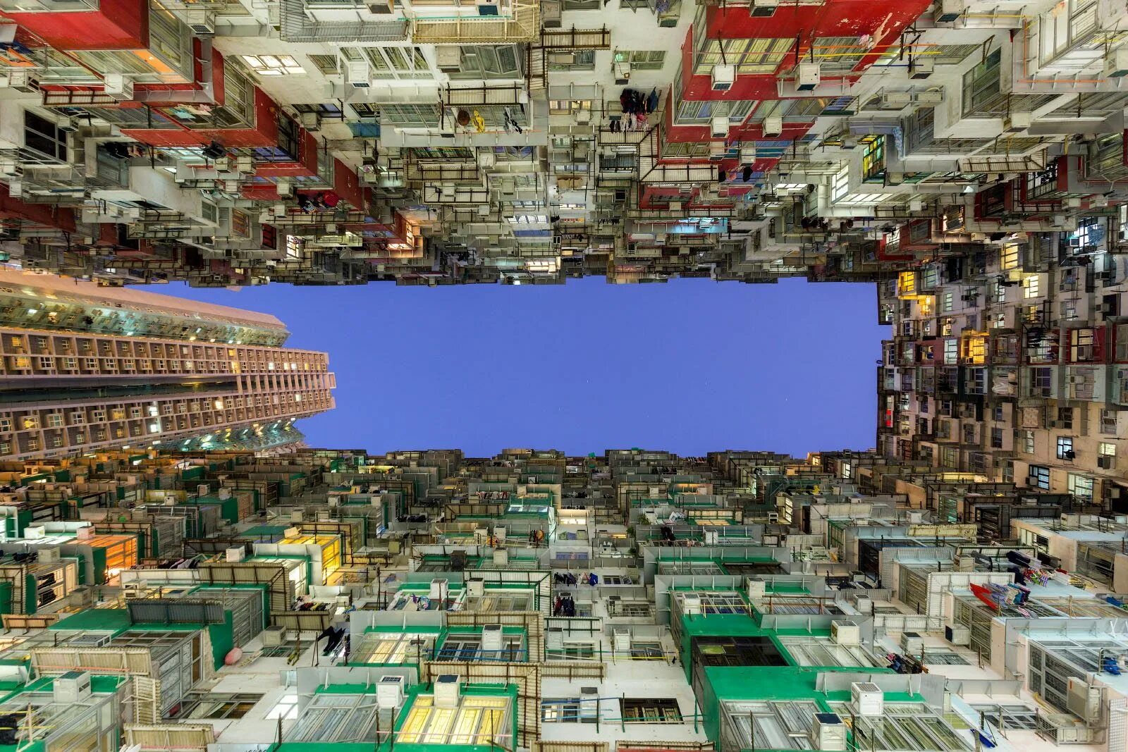 Контейнеровоз hong kong. Промышленность китая. Гонконг скайлайн. Производитель гонконг. Сянган гонконг.