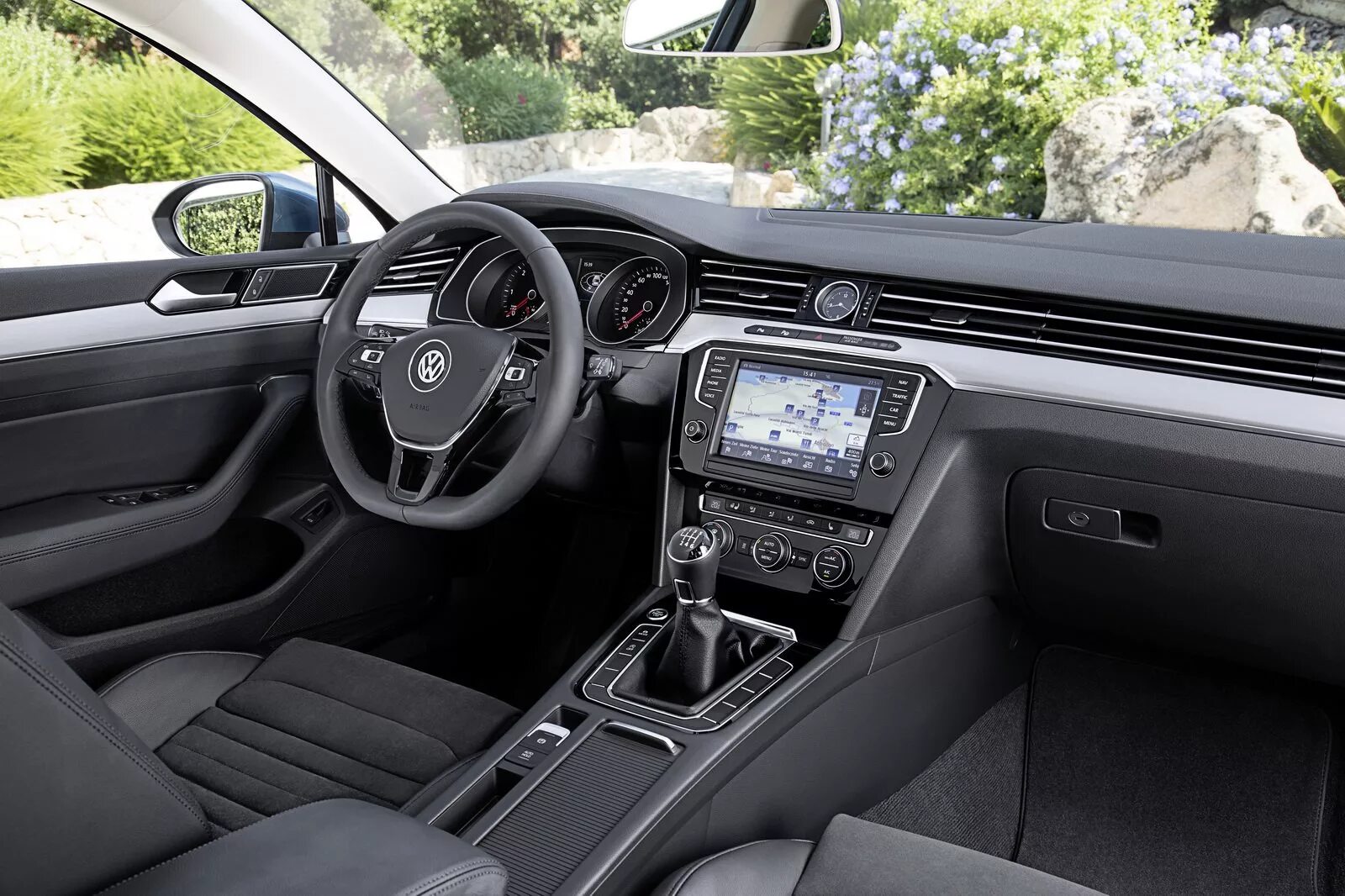 Пассат б8 какие двигатели. Volkswagen passat b8 variant. фольксваген пассат в8 2015. vw passat alltrack b8 салон. фольксваген пассат 2018 салон.