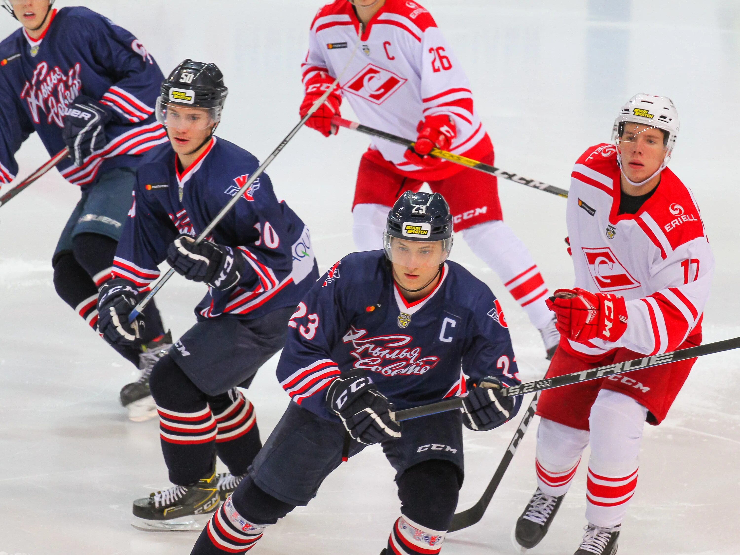 Стальные крылья хоккейный клуб. Спартаковец из крылья советов москва. Мхк крылья советов фото. Спартак крылья советов хоккей. Мхк крылья советов.