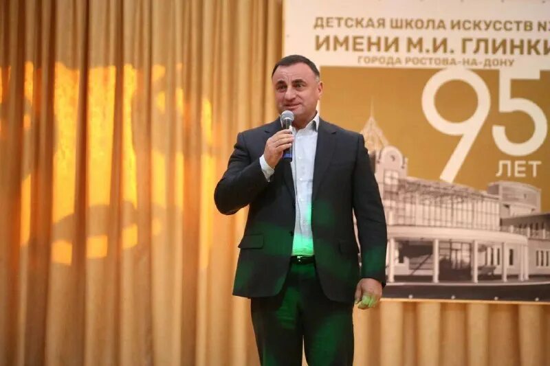 Варданян аврора. Зимин дмитрий федорович. Политучий сергей яковлевич харьков семья. Бизнесмен меценат. Бизнесмен меценат.