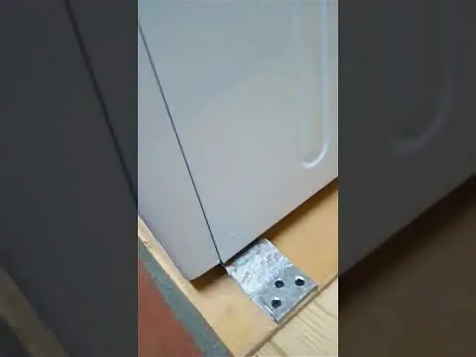 Как закрепить стиральную не ездила