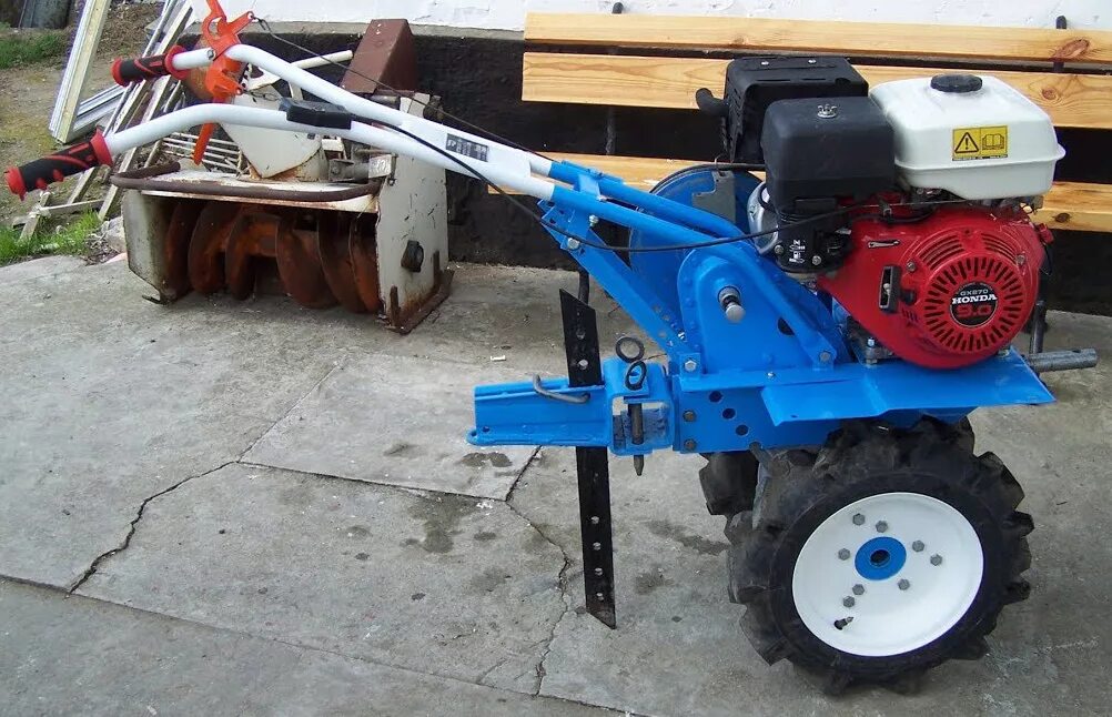 Мотоблок мб-1 каскад двигатель. Мотоблок каскад 4. Мб 1 видео. Мотоблок каскад мб-1-762. Мотоблок кадви мб-1д.