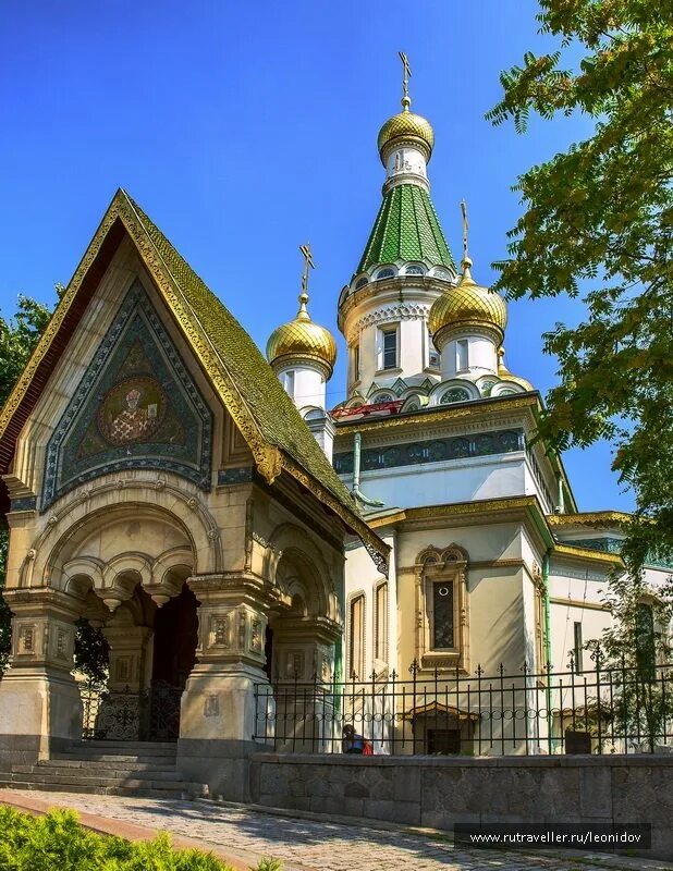 русский храм в софии. русская посольская церковь (софия). русский храм в софии. русская церковь святого николая чудотворца болгария. русская церковь в софии болгария.