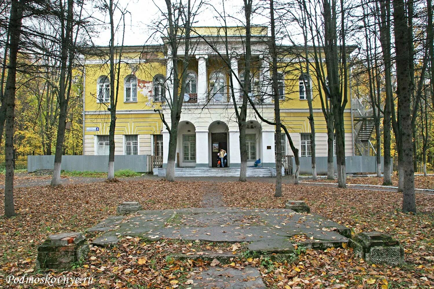 Усадьба знаменское-губайлово. Западный флигель знаменское губайлово. Усадьба знаменское-губайлово. Усадьба знаменское-губайлово. Знаменская усадьба красногорск.