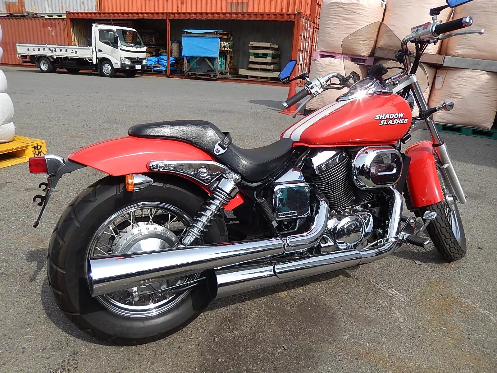 Honda shadow slasher. Honda Shadow Slasher 400. Honda VT 400 Shadow Slasher. Кофры на Honda Shadow vt750. Honda Shadow 750 Slasher.