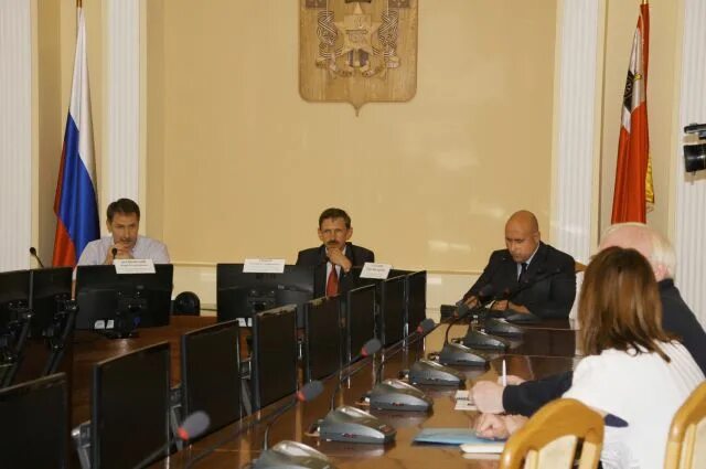 Начальник жкх смоленск. Администрация мо вяземского района. Жкх смоленск глебов анатолий. Александр тихонов смоленск. Ермаков виталий николаевич.