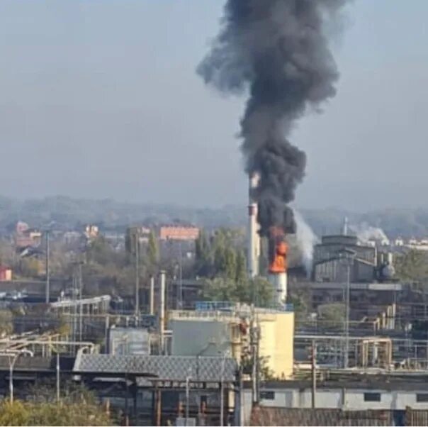 Пожар на кнпз в самаре. Ачинский НПЗ пожар. Пожар на Рязанском НПЗ. Пожар на НПЗ В Туапсе. Ачинский НПЗ взрыв.