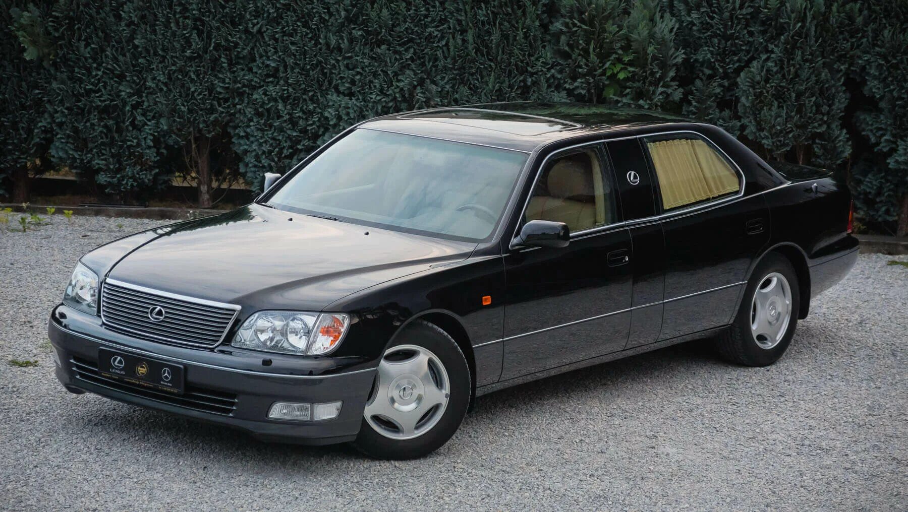 Купить лс. Лексус лс 400 1998. Lexus ls400 1998. Лексус лс 400 2 поколение. Лексус лс400 1998г.