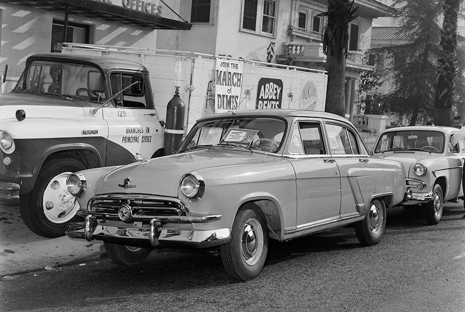 Отечественная машина автомобиль. Автомобиль ваз 2101 жигули. Е отечественное. Е отечественное. Москвич 416.