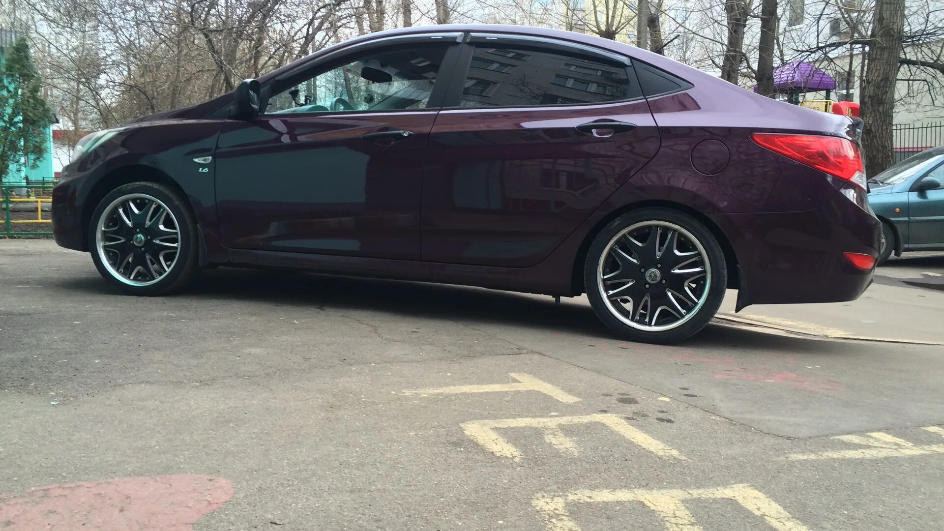Какие диски можно поставить на солярис. Hyundai solaris 1 r17. солярис на 17 дисках. hyundai solaris 2 r17. солярис 17 радиус.