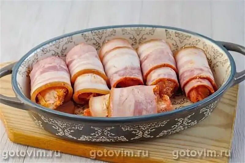 Рулет из филе курицы с беконом. Рулет из филе курицы с беконом