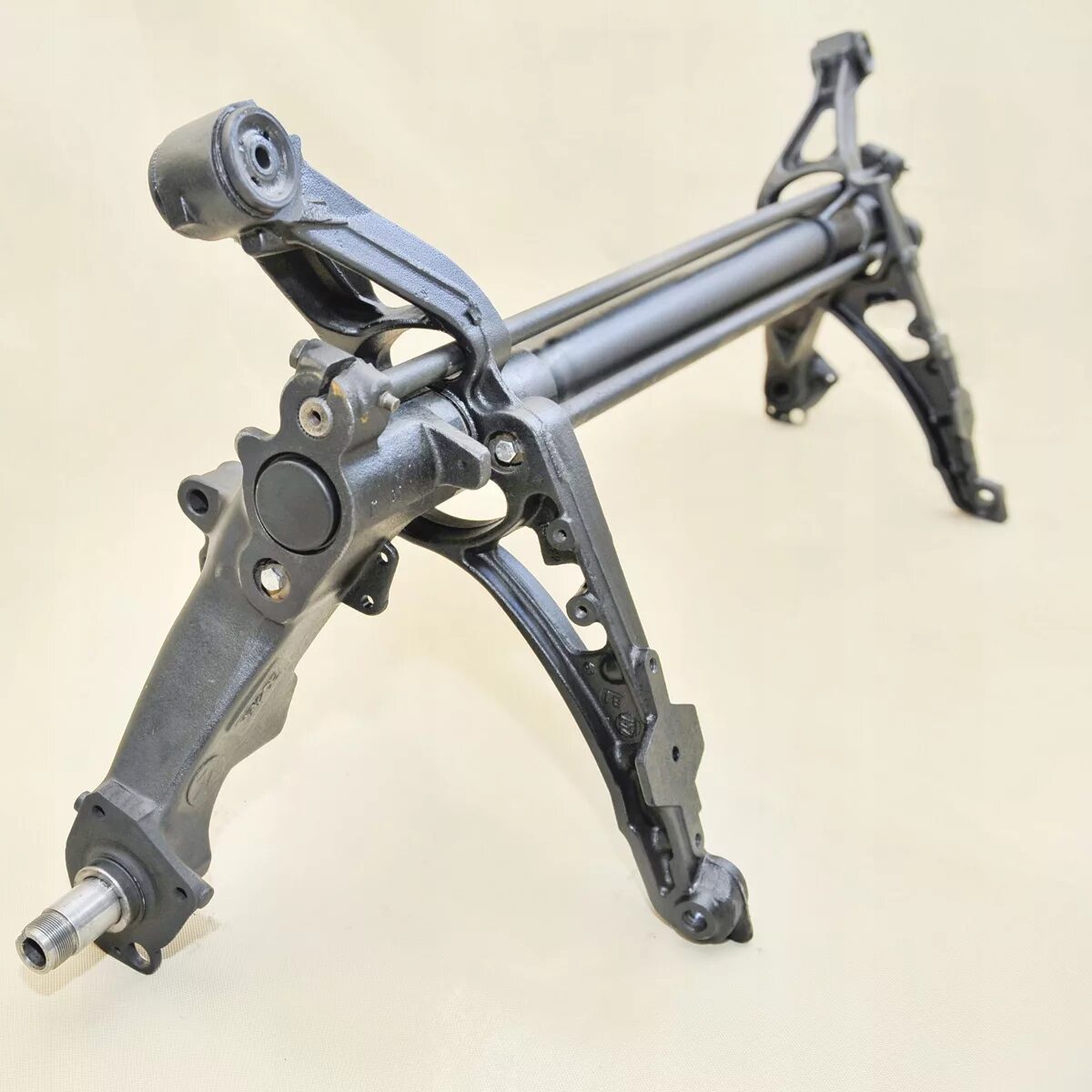 Задняя балка пежо 306. Торсионная балка ситроен пикассо. Задний торсион ситроен берлинго. Балка ситроен ксара. Задняя балка ситроен.