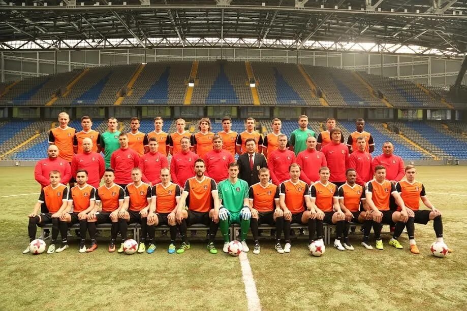 Стадион шахтер караганда. Карагандинский шахтер. Фк шахтер караганда официальный сайт. Карагандинский шахтер. Карагандинский шахтер.