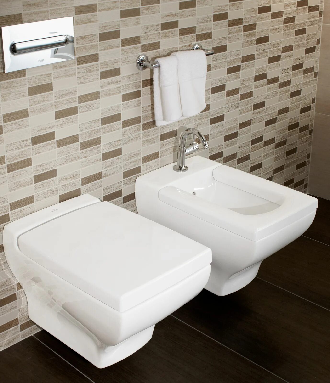 Legato villeroy boch раковина. Villeroy boch venticello унитаз. Бох сантехника. Бох сантехника. Унитаз биде подвесной villeroy&boch viclean v0e100s0 черный.