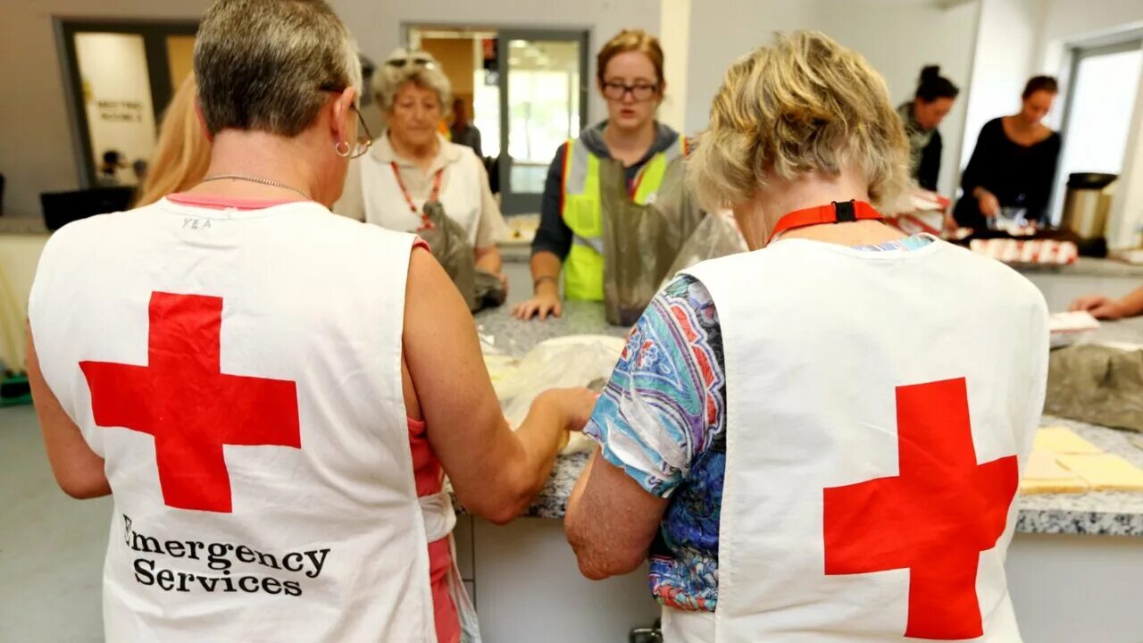 Red Cross. Австралийский красный крест. Красный крест в Испании. Международный комитет красного Креста. Шаман красный крест