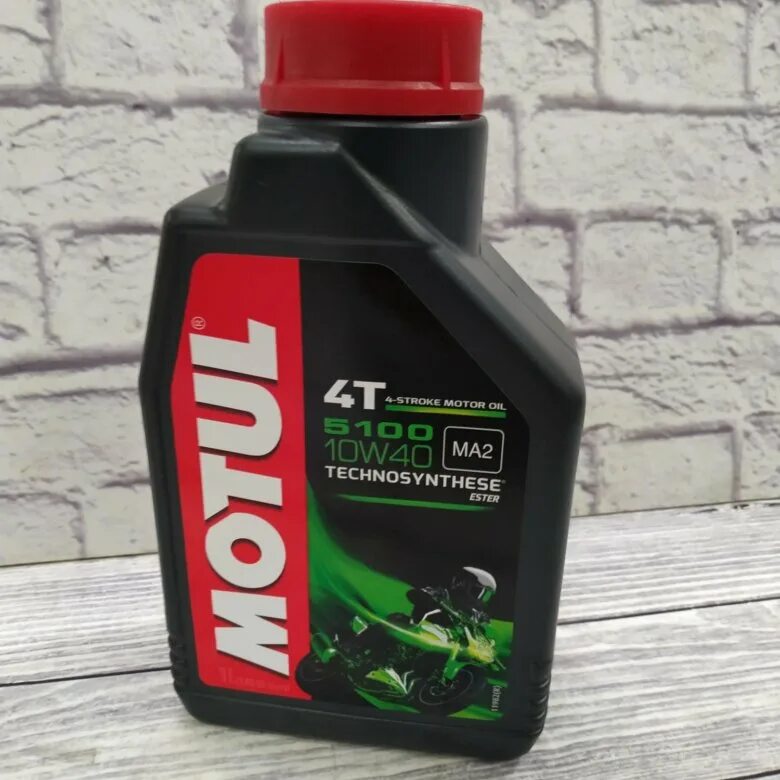 Моторное масло motul 10w. Масло мотюль 10w 40 для мотоциклов. Motul 10w 40 для мотоцикла. Мотюль 10w 40 для квадроцикла. Motul 10w 40 для мопеда.