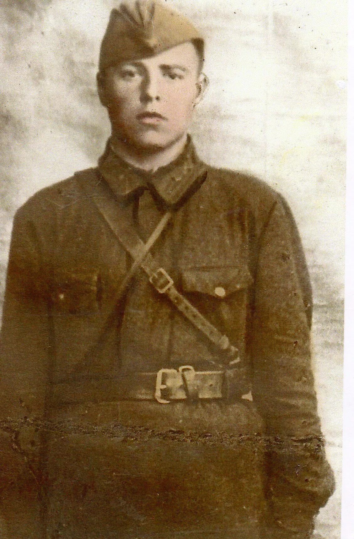 Буденовка фрунзевка богатырка. Красноармеец. Солдат ркка в буденовке. Соколов андрей степанович 1906г. Кудимов фёдор иванович 1917.