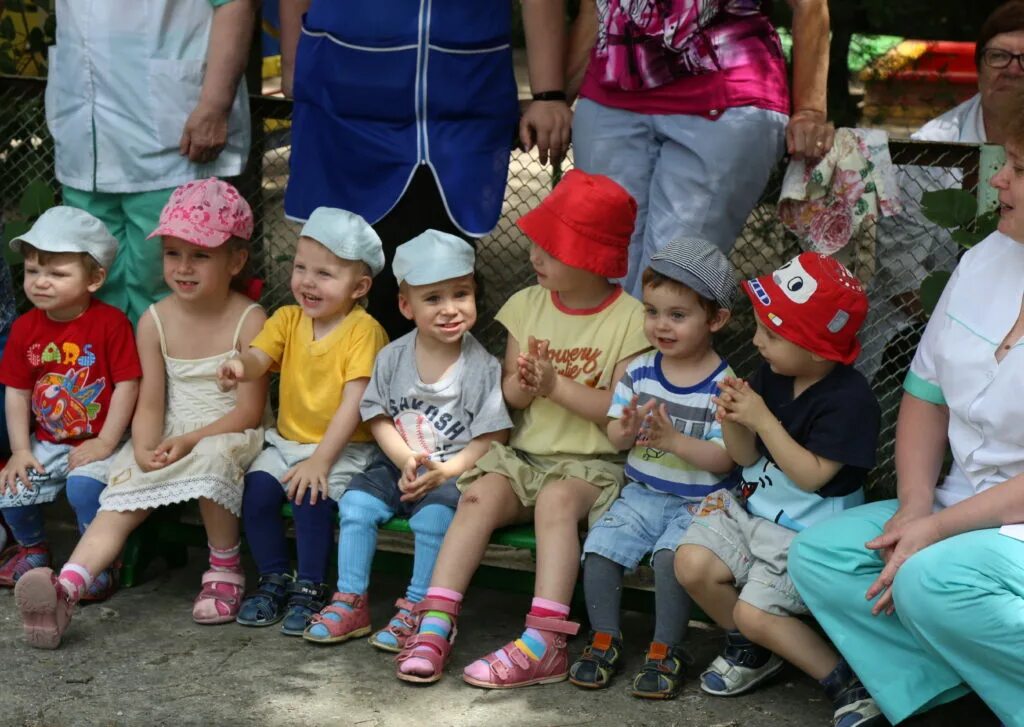 соц служба балаганская. дом малютки елочка. детский дом елочка симферополь. детский дом елочка симферополь. симферополь еласка дески дом.