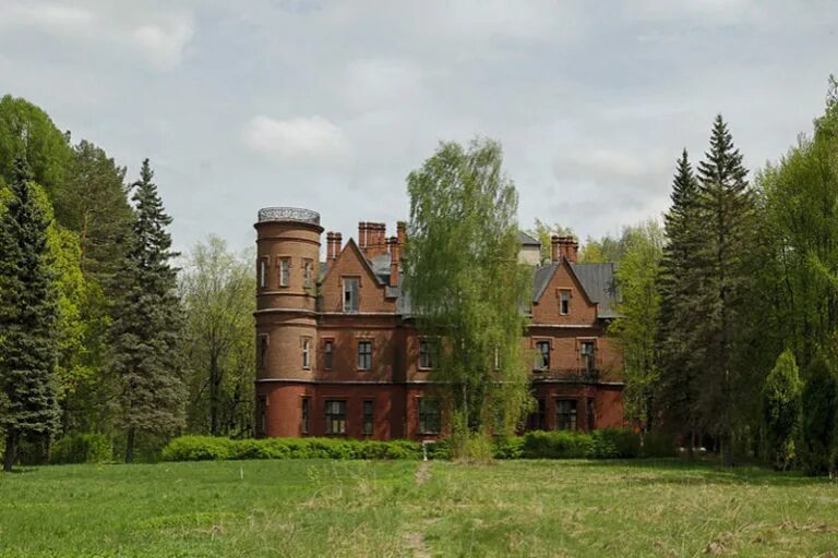 Усадьба графа щербатовых. Замок-усадьба щербатовых в подмосковье. усадьба щербатовых одинцовский район. замок щербатовых в кубинке. васильевский замок в одинцовском районе.