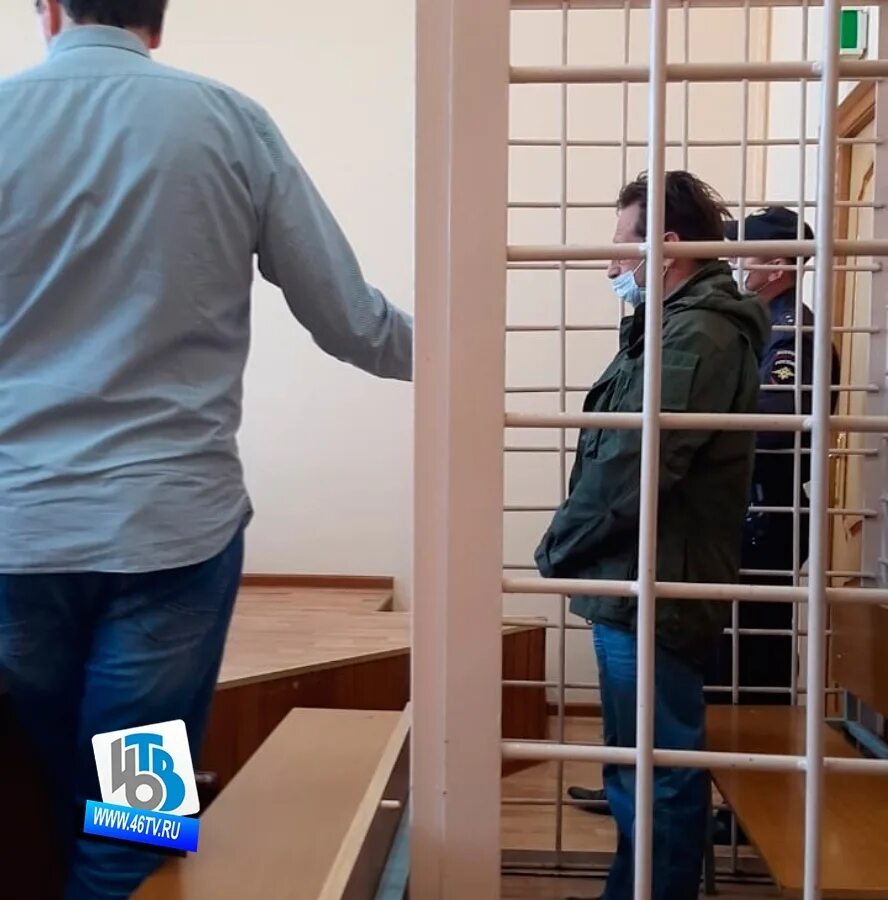 Срок под домашним арестом. Под арестом. домашний арест суд. домашний арест мера пресечения. городской суд вологда домашний арест.